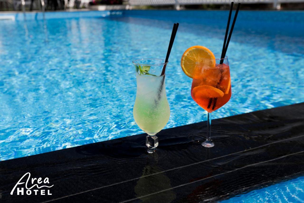 Area Hotel Ксамил Екстериор снимка