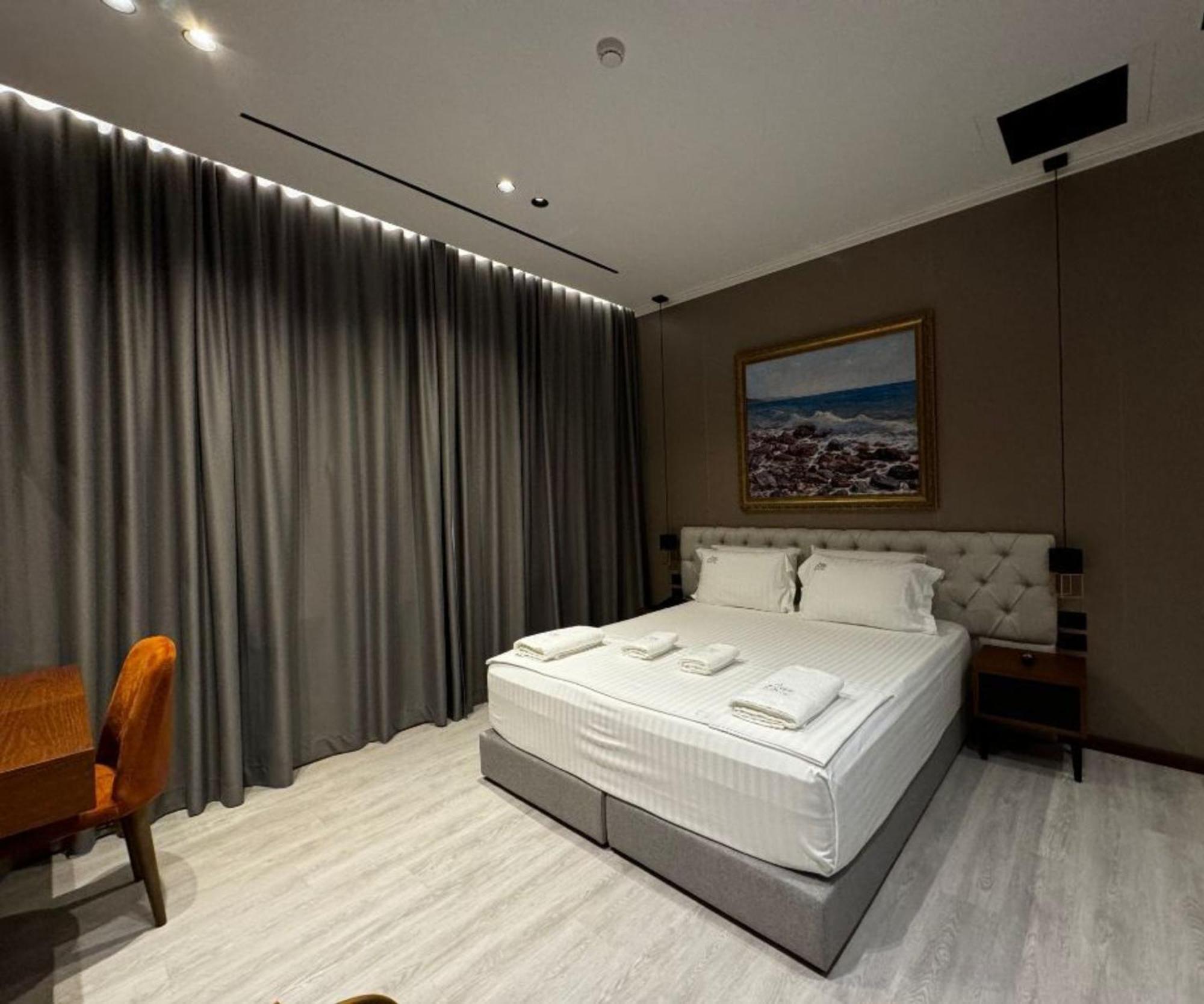 Area Hotel Ксамил Екстериор снимка