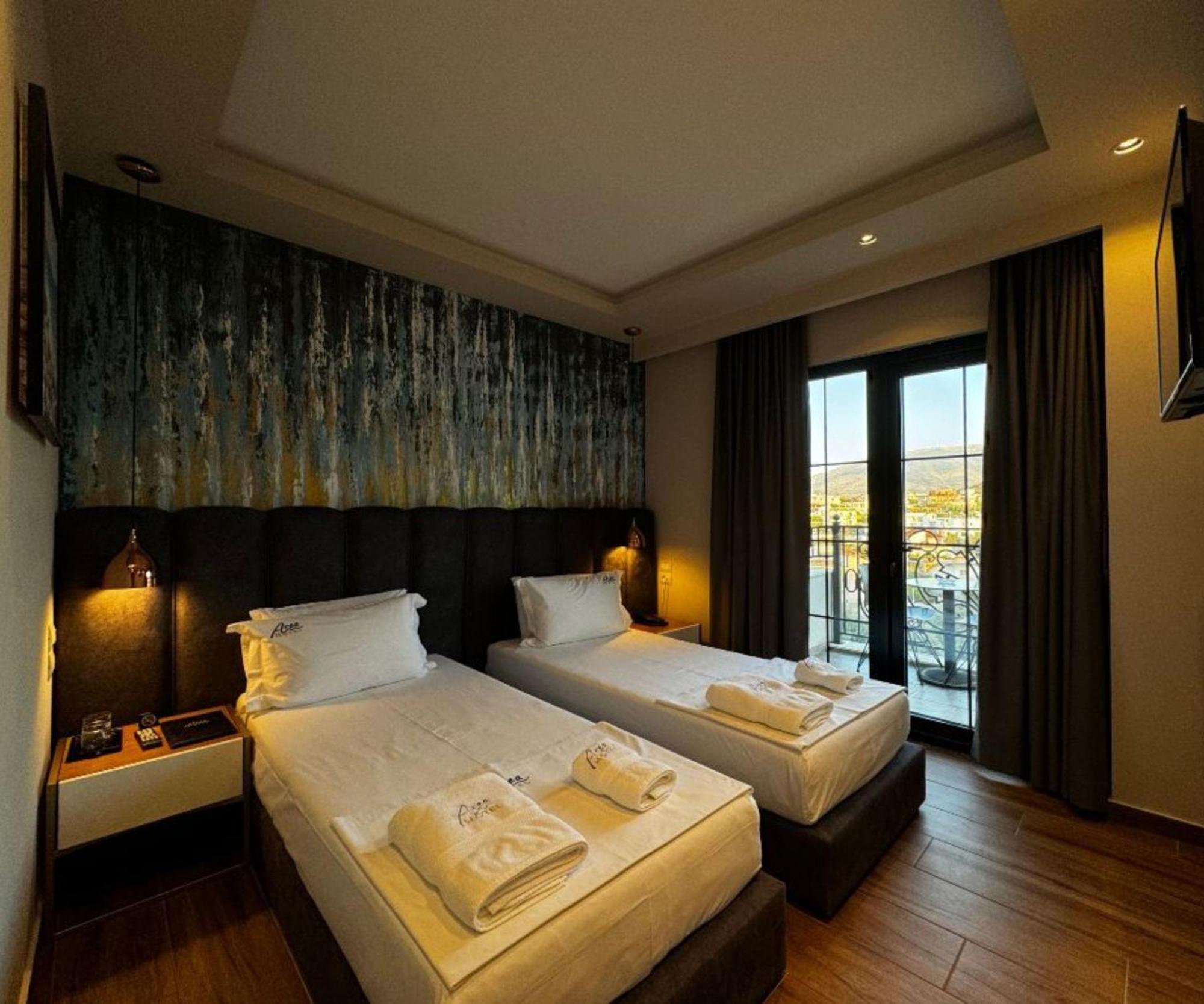 Area Hotel Ксамил Екстериор снимка