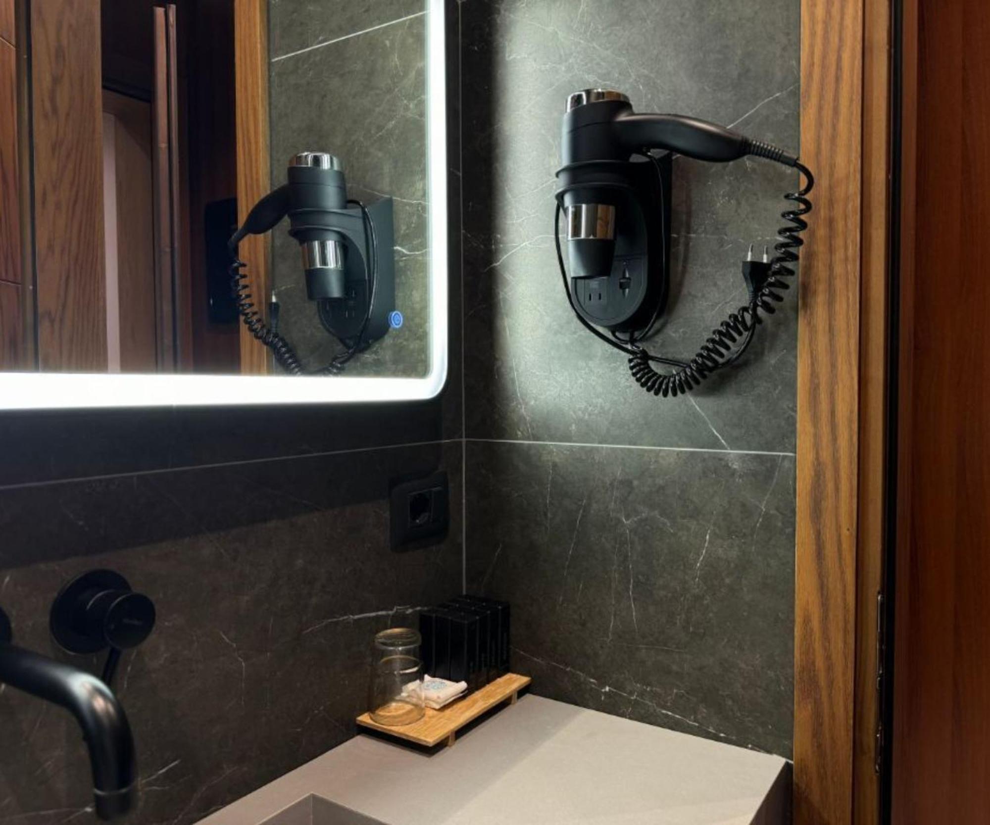 Area Hotel Ксамил Екстериор снимка