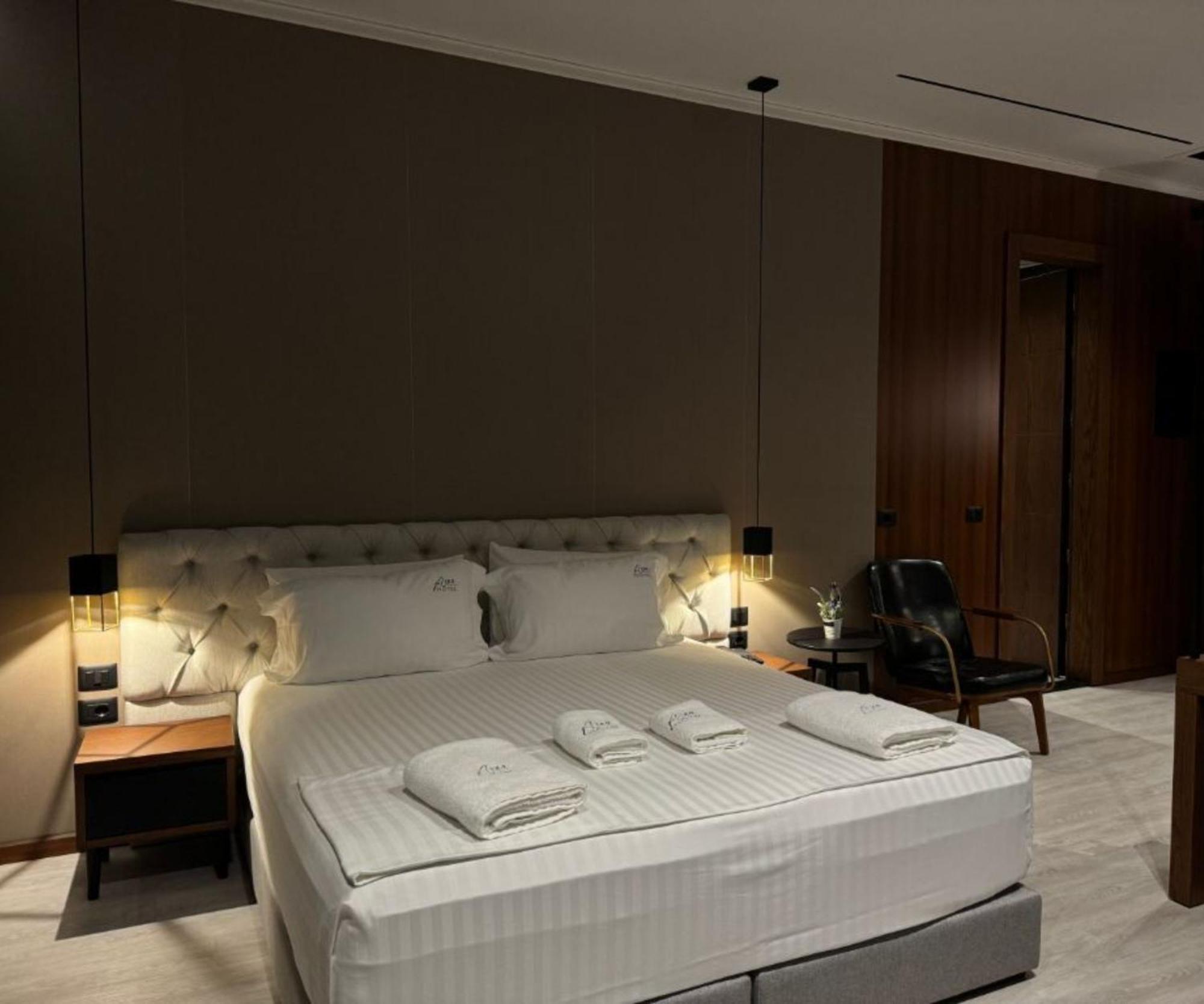 Area Hotel Ксамил Екстериор снимка