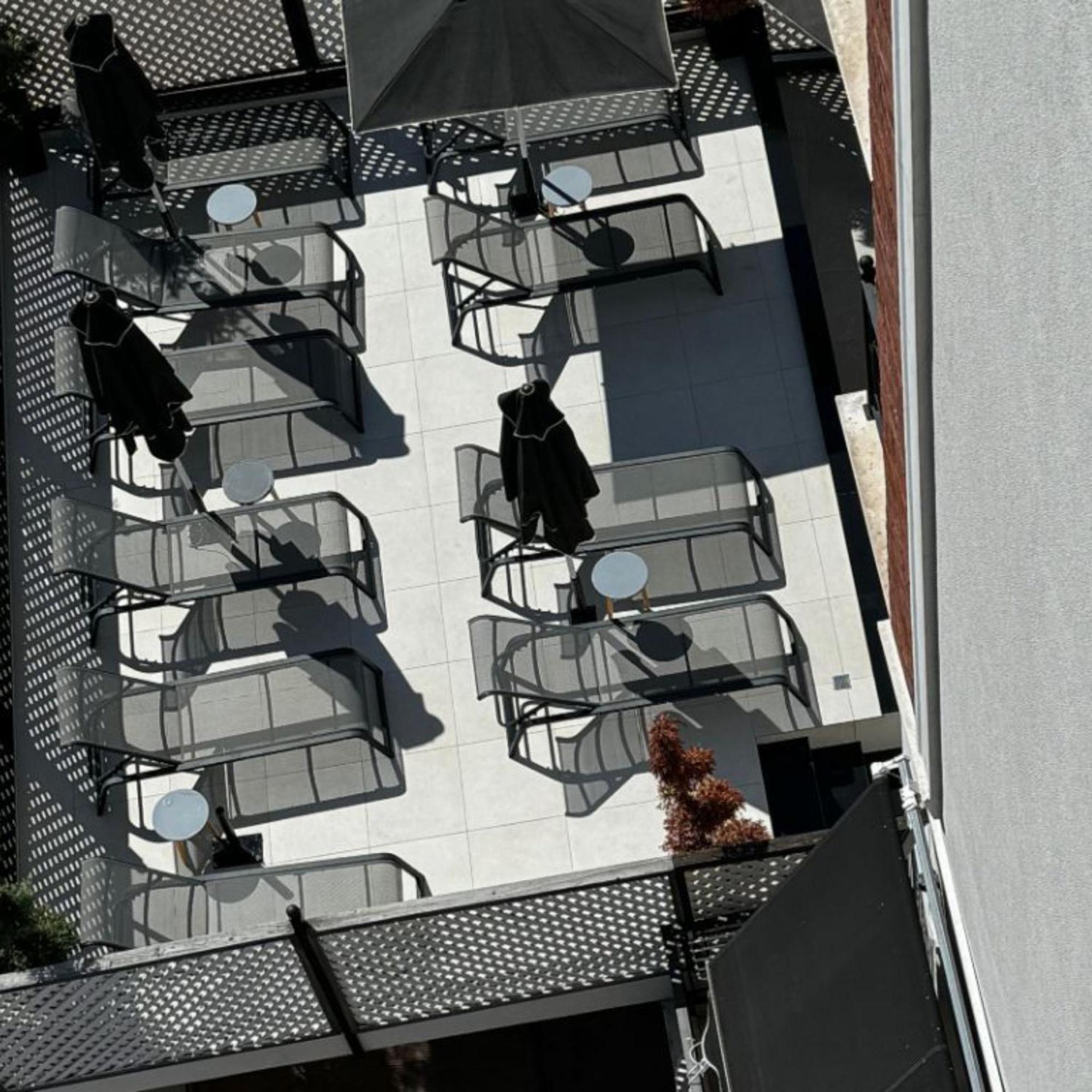 Area Hotel Ксамил Екстериор снимка